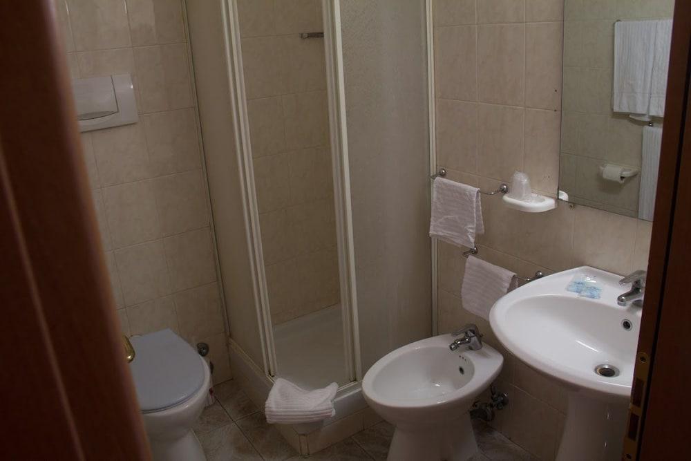 Hotel Industrial Рим Экстерьер фото