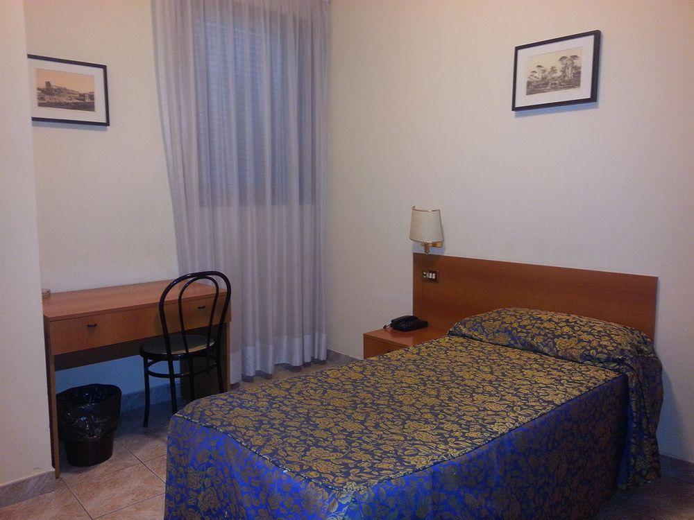 Hotel Industrial Рим Экстерьер фото